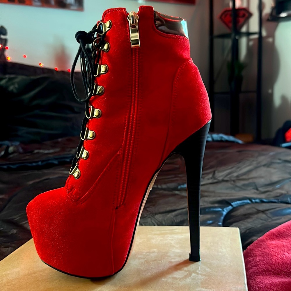 Red platform booties - Picture 6 of 7